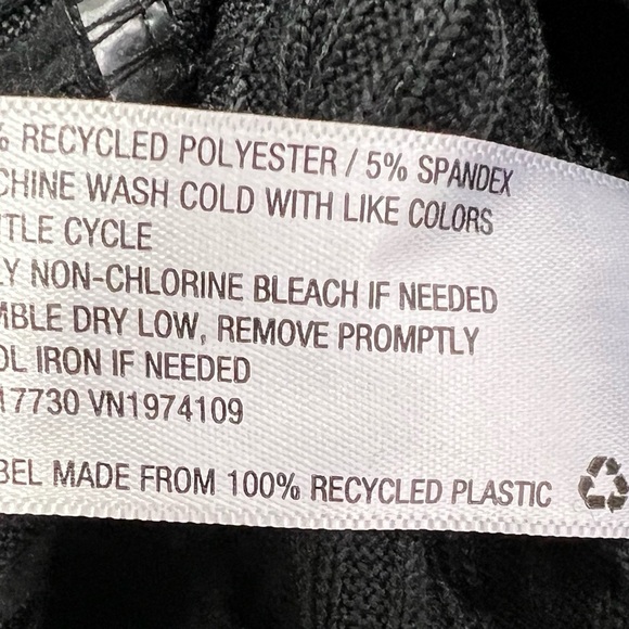 WILD Fable Cropped Rib Knit Long Sleeve V-Neck Top - Picture 6 of 7